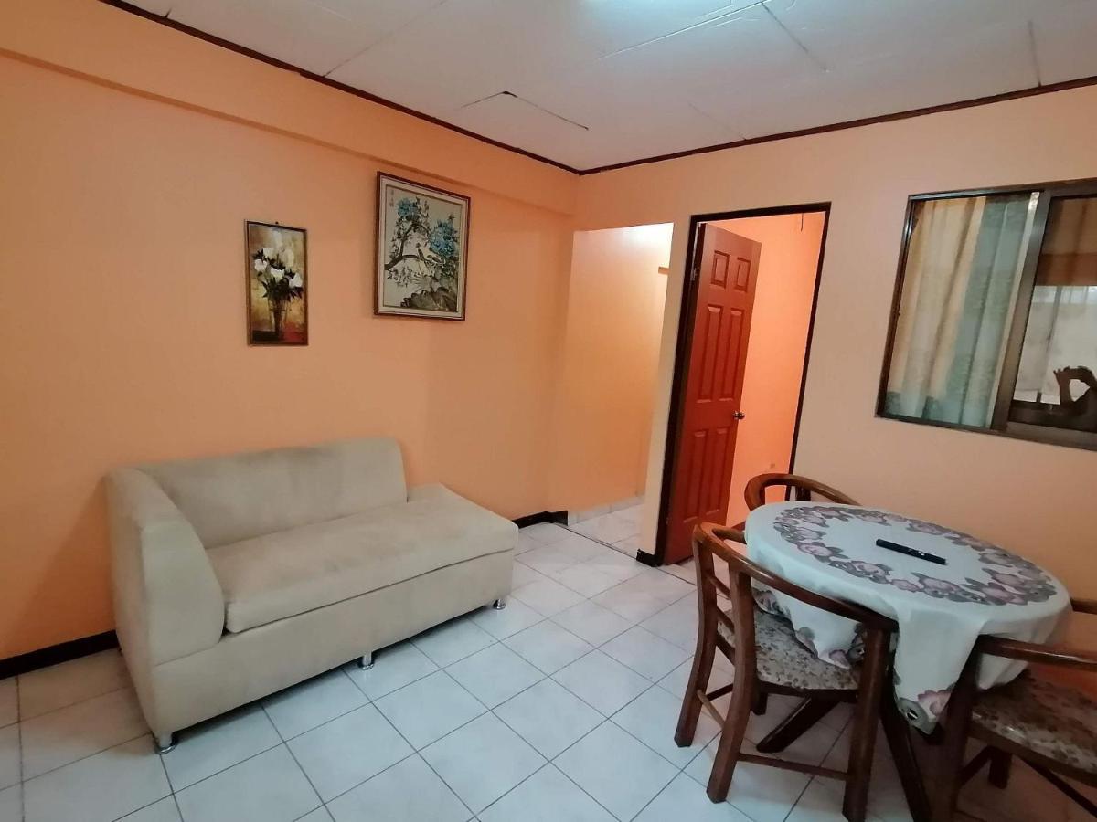Marta'S Guesthouses, Apartamentos Con Entrada Autonoma Puerto Limon Exterior photo