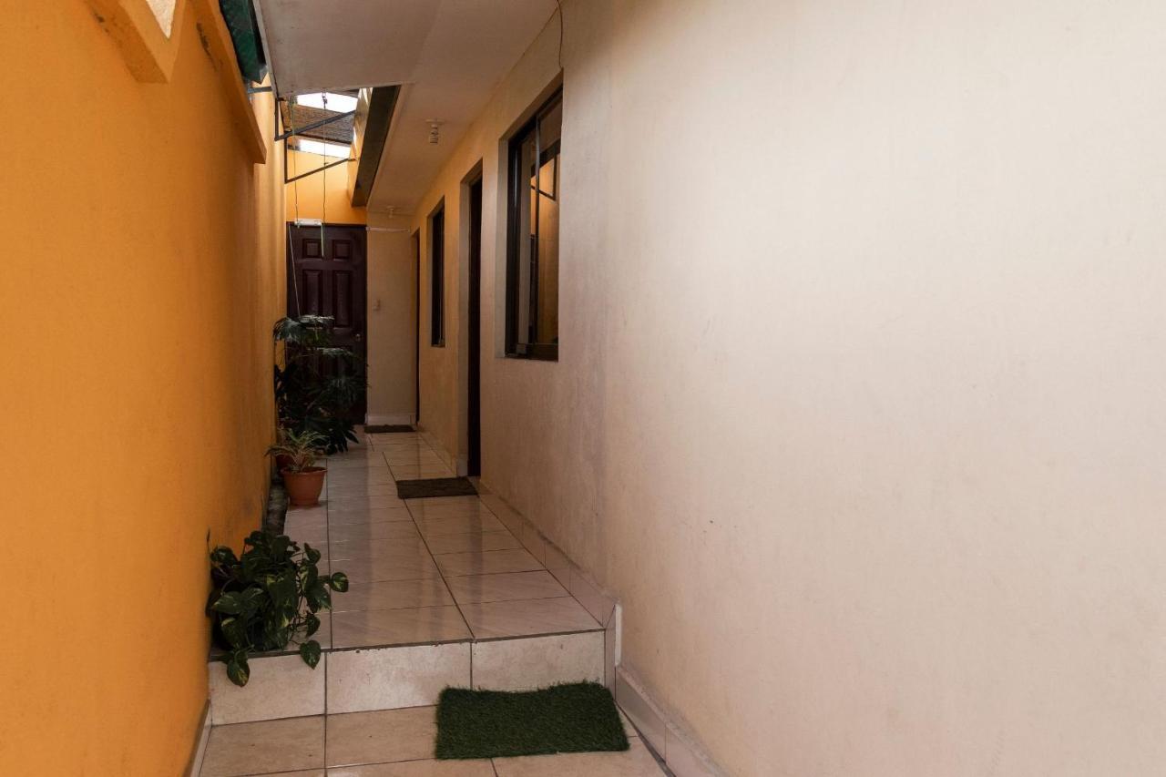 Marta'S Guesthouses, Apartamentos Con Entrada Autonoma Puerto Limon Exterior photo